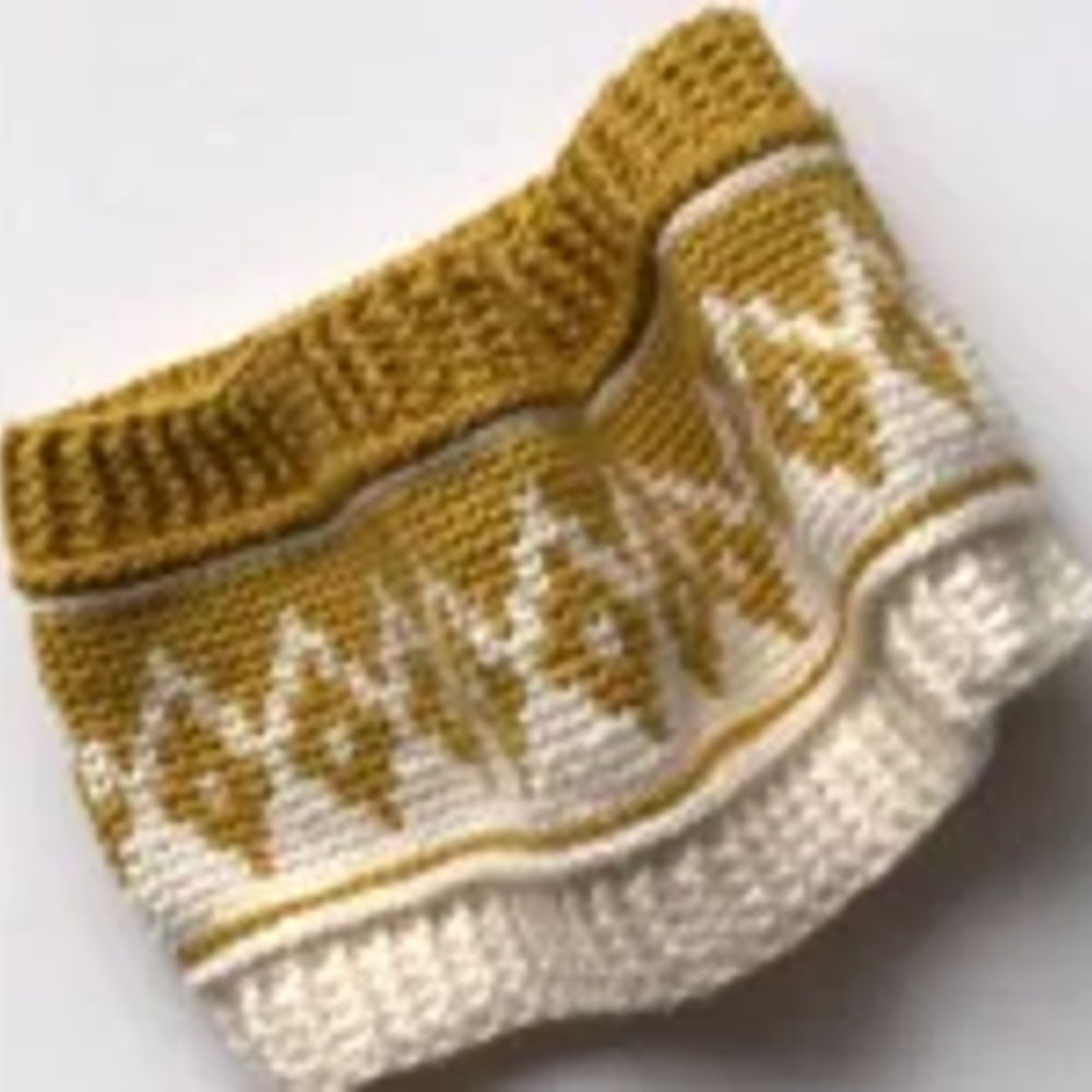 Crochet pattern for a crocheted cowl