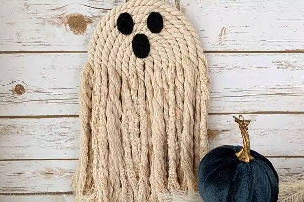 4 Quick & Easy Macrame Ghost DIY Ideas For Beginners