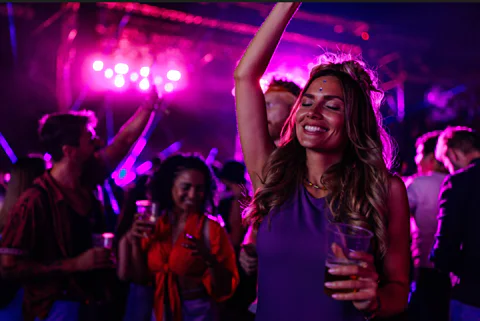 Budapest Pub Crawl +6 free Shots +VIP Access +Drinking Games
