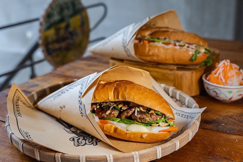Bánh Mì Mẹ Ỉn