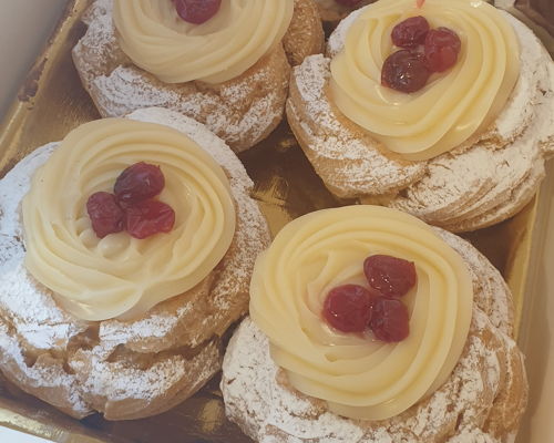 Esperienze gastronomiche Napoli: Tradizione gustosa: ragù, uovo in purgatorio, zeppole