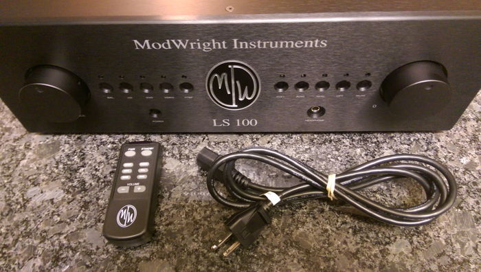 ModWright  LLC LS-100 w/Phono Stage