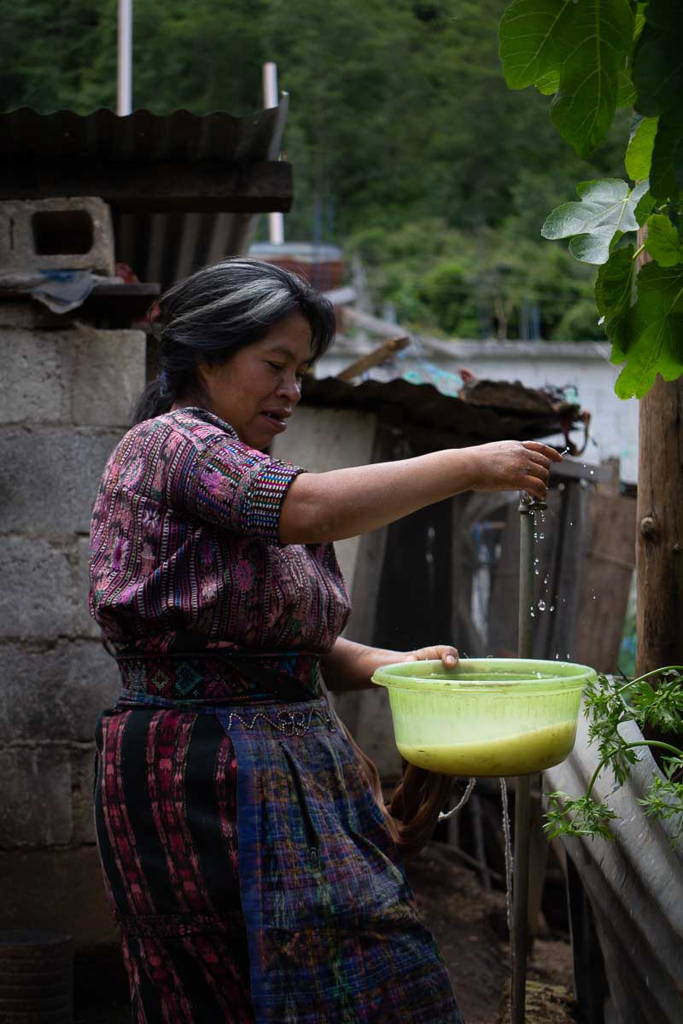 natural dyeing threads in Guatemala