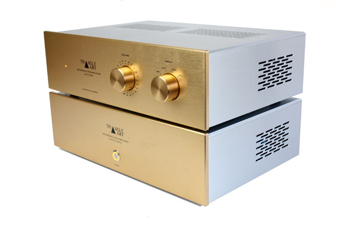 TRIANGLEART REFERENCE TUBE PREAMPLIFIER WITH REMOTE CON...