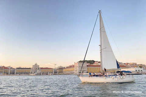 Sailing Tour on the Tagus River with welcome drink 