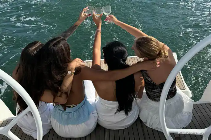 Sunset Sailing Cruise with a Drink (Small Group)