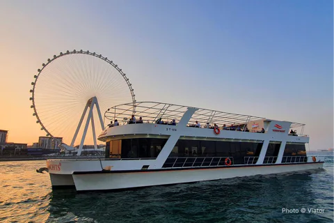 Dubai: Marina Dinner Cruise with Drinks & Live Music
