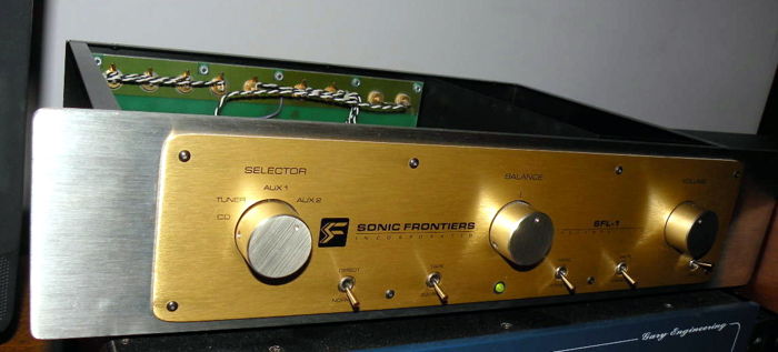 Sonic Frontiers SF1 tube preamp 12AT7 or 6DJ8 compatibl...