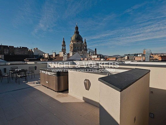  Budapest
- Penthouse panorámás tetőterasszal