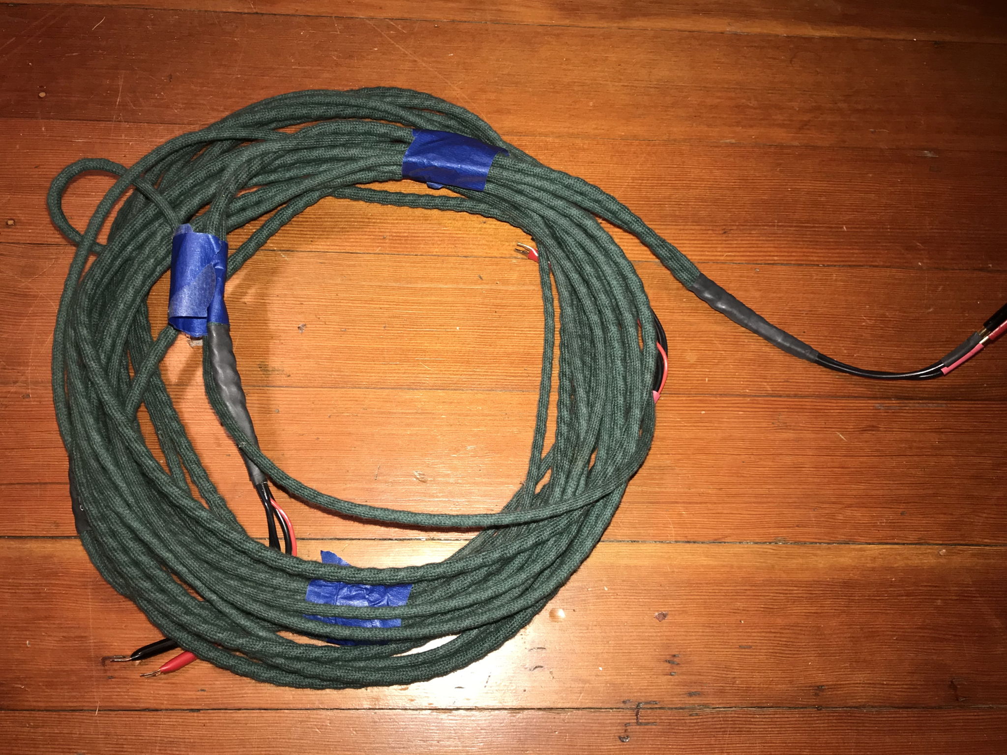 4.0M of Auditorium 23 speaker cable 