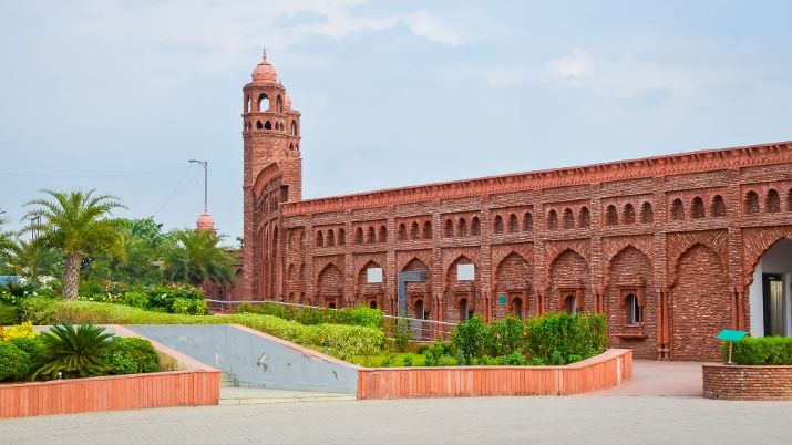 Amritsar, nestled in the northwestern region of India, holds a special place as a prominent center of Sikhism and is a magnet for pilgrims worldwide