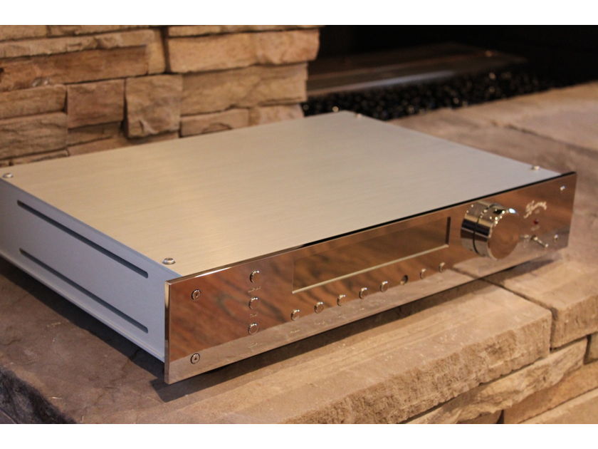 Burmester 035 Preamplifier With Optional Moving Coil Phono Stage