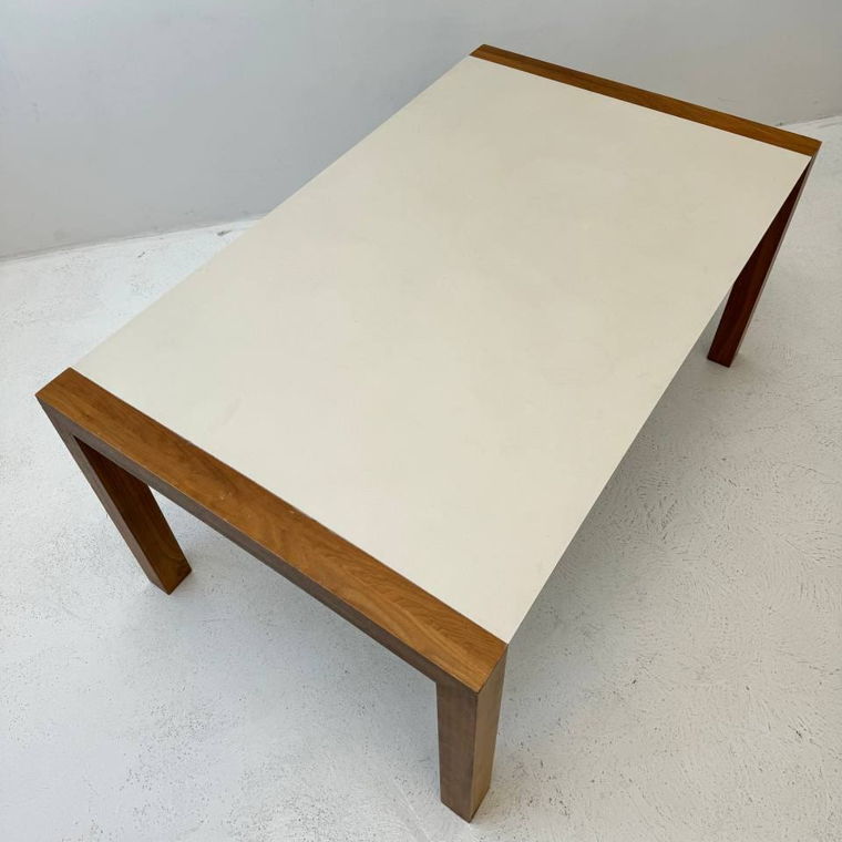Stilvoller Tisch von WILLISAU