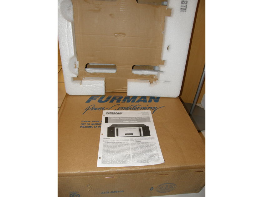 FURMAN IT-20 REFERENCE,  LIKE NEW, Obm, 66% DISCOUNT! WORLD CLASS AC POWER CONDITIONER, FROM DEALER