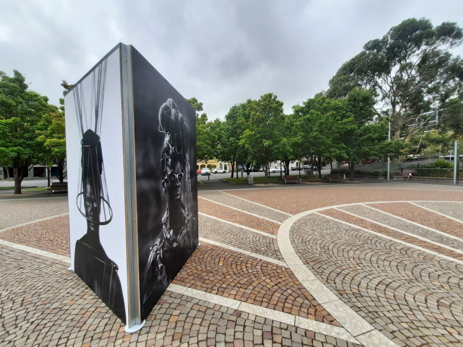 FOR LEASE Spacious & Recently Repainted 2-Bedroom in Stunning Garden Setting - Image 18