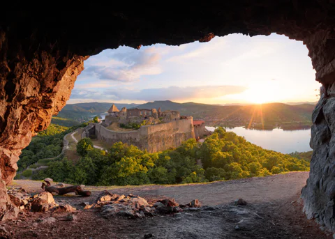 Private tour: Budapest>Szentendre>Visegrád>Esztergom & back