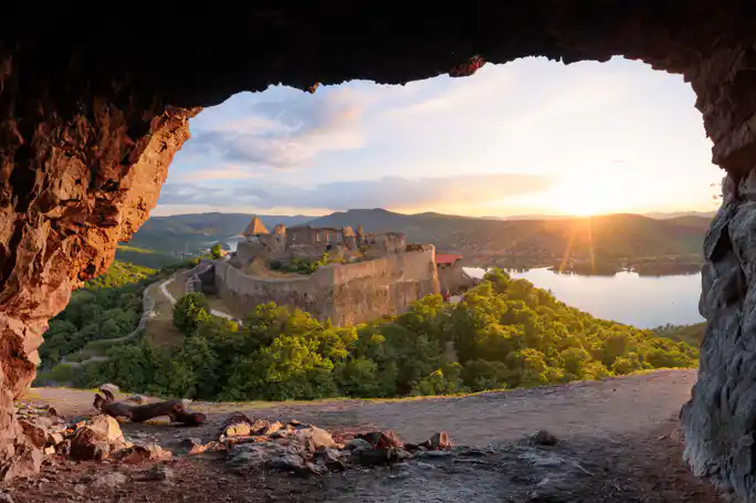 8-hour Private Budapest-Szentendre-Visegrád-Esztergom & back Tour