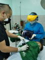 Le Dr OJ Halum utilise l'échographie EagleView au Dr Fernando B. Duran Sr. Memorial Hospital.