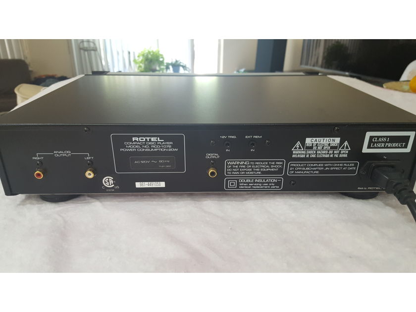 Rotel RCD-1072 CD Player with Original Remote