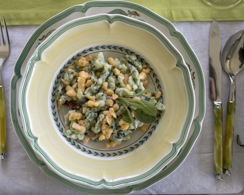 Cooking classes Lecco: The taste of tradition: spätzle and tiramisu