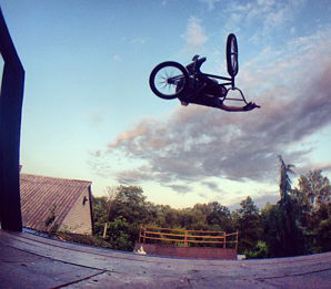 How to Tabletop on a BMX. Tricks tricks RIDERS