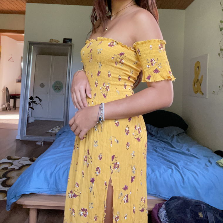 Yellow floral dress 🐥