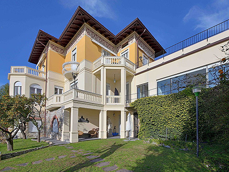  Jesolo
- Über drei Schlafzimmer und drei Bäder verfügt dieses Anwesen mit direktem Blick auf die ligurische Riviera. Der Kaufpreis beträgt 2,65 Millionen Euro. (Bildquelle: Engel & Völkers Santa Margherita-Portofino)