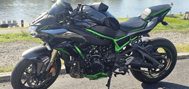 2024 KAWASAKI Z H2 SE ABS motorcycle for rent near HOPEWELL            , VA