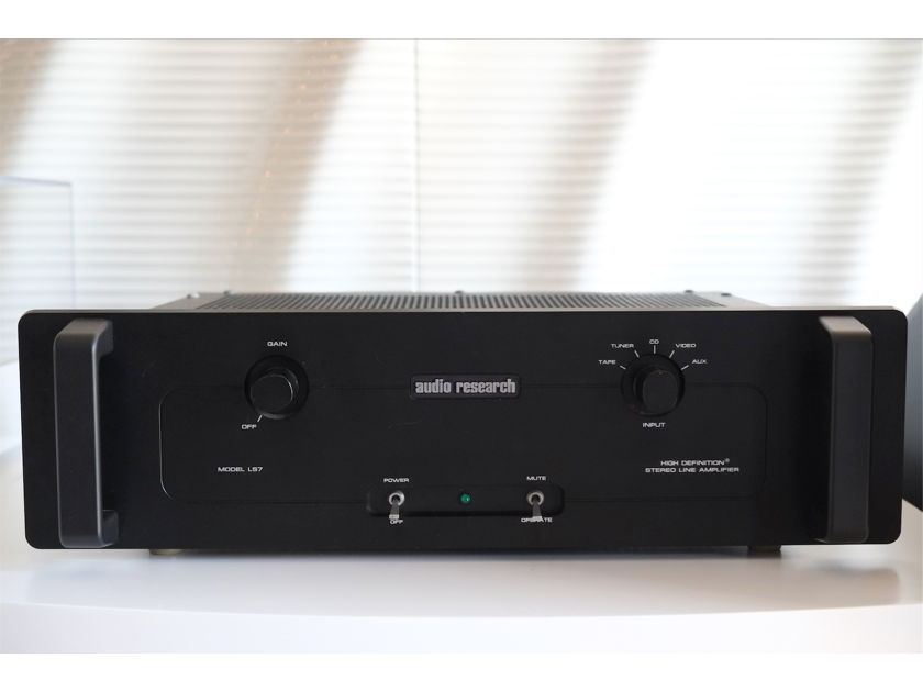 AUDIO RESEARCH LS-7 TUBE PREAMPLIFIER
