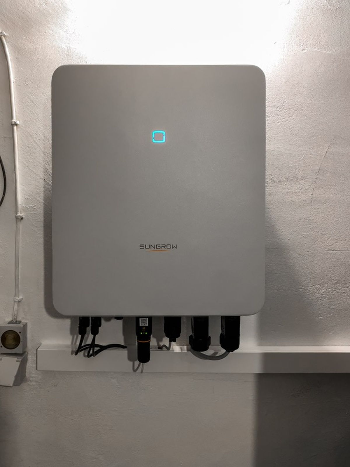 Foto Kundenreferenz Einfamilienhaus Technikraum Wechselrichter