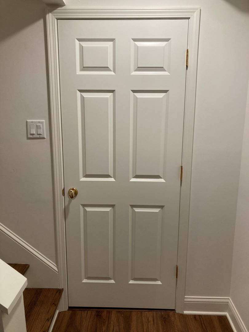 Modern interior door