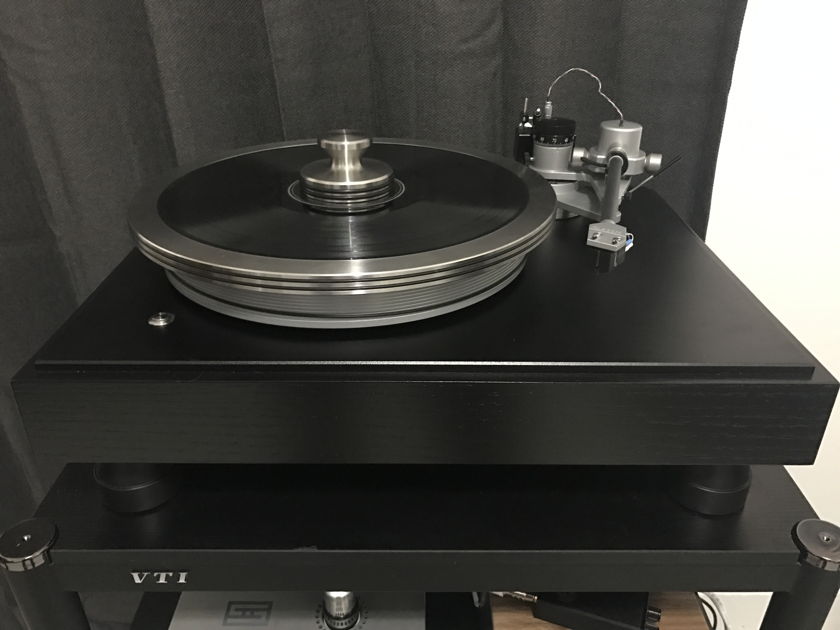 VPI Industries Classic 2 SE  with Outer Ring Clamp and HRX Center Weight