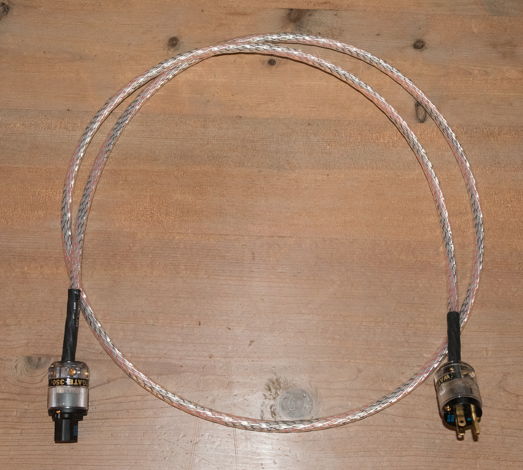 Nordost  Valhalla 1 2m power cord in excellent conditio...
