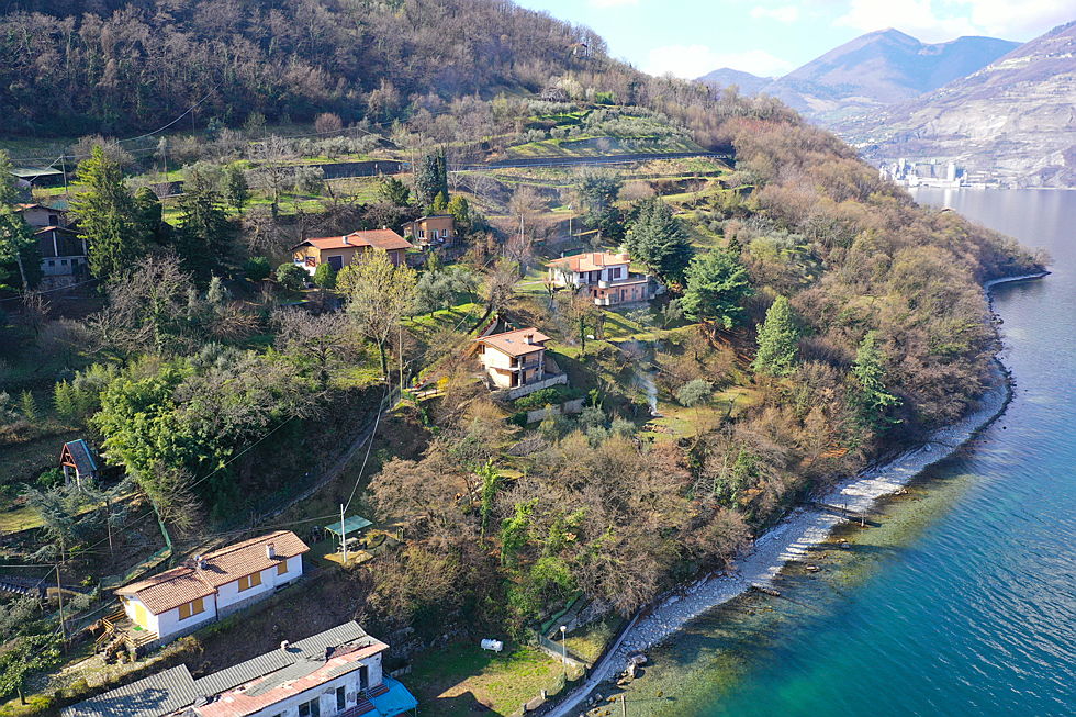 Your new home on Lake Iseo is waiting for you! Discover these amazing