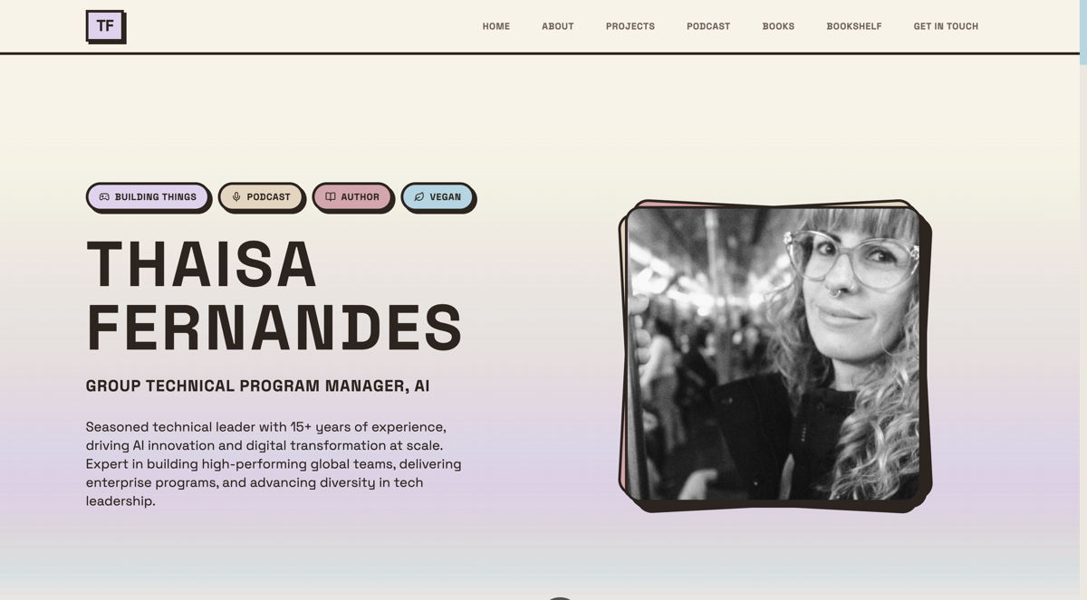 Screenshot of Thaisa Fernandes, from the product manager portfolios collection.