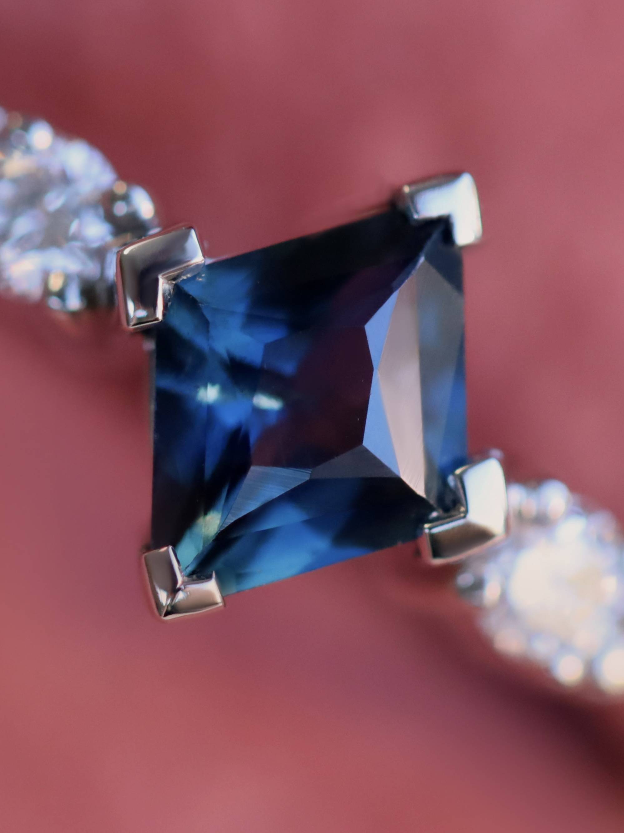 Blue sapphire ring