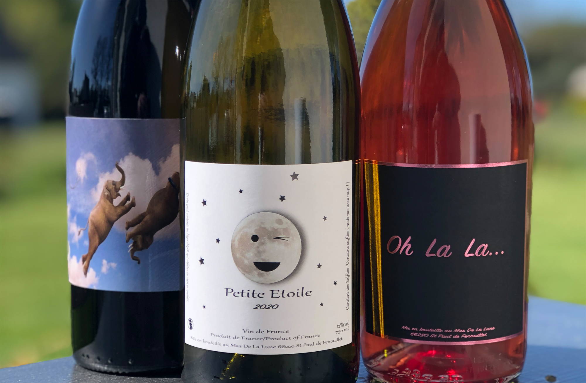 france, vin nature, rawwine, organic wine, vin bio, vin sans intrants, bistro brute, vin rouge, vin blanc, rouge, blanc, nature, vin propre, vigneron, vigneron indépendant, domaine bio, biodynamie, vigneron nature, cave vin naturel, cave vin, caviste, vin biodynamique, bistro brute , le mas de la lune, matthieu courtay, vanessa courtay, roussillon, envole-moi, ouh la la, pétite étoile, oxylune