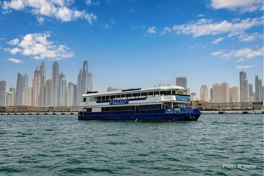 Dubai Marina Luxury Dinner Cruise, Live Shows, & Open Bar - photo 2