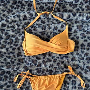 Calzedonia orange bikini