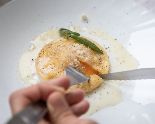 Corsi di cucina Bologna: Lezione di pasta fresca con vista sulle Due Torri
