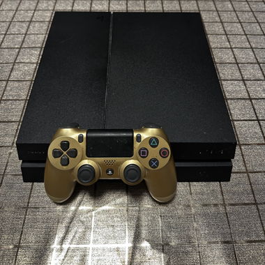 Sony Playstation 4 - 9/10 condition