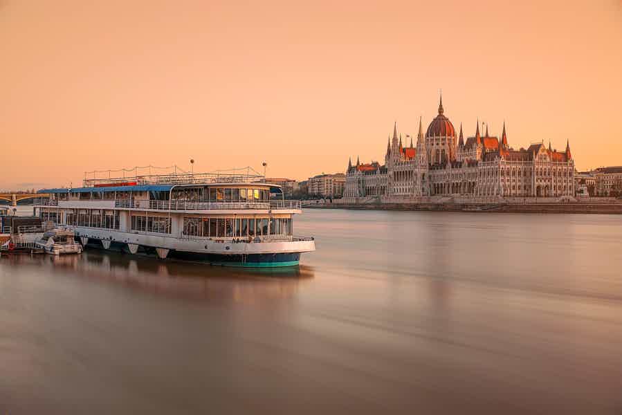 Evening Sightseeing Cruise with Unlimited Prosecco - photo 1