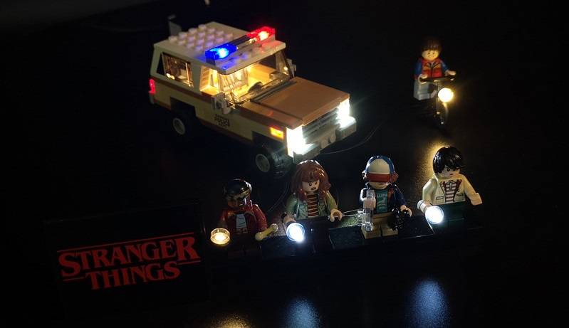 LEGO Stranger Things Minifigures