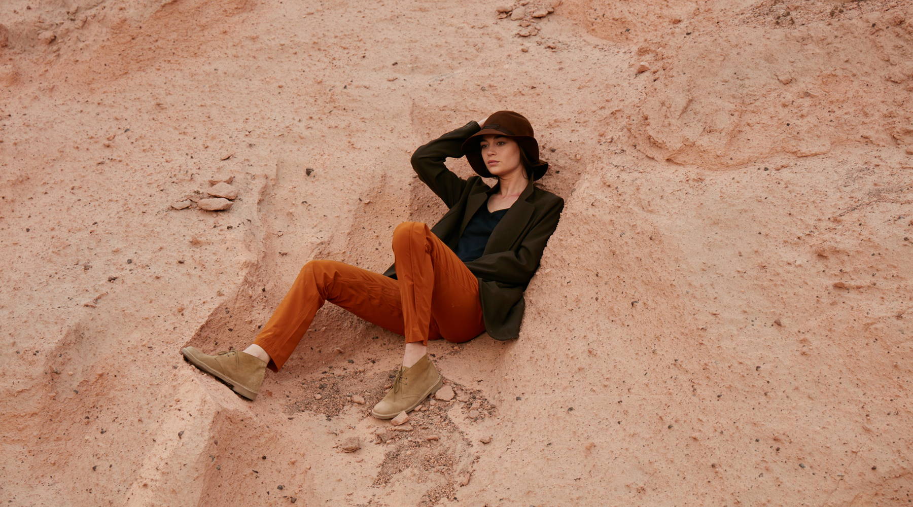 PURITY - METICULOUS CRAFTSMANSHIP, A BEAUTIFUL TRAVEL PANT MOSS GREEN