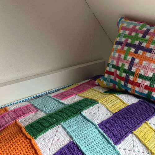 Crocheted woven cushion Arina