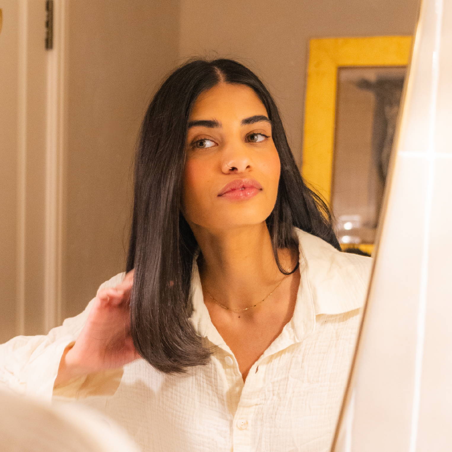 woman with 90s lob hairstyle