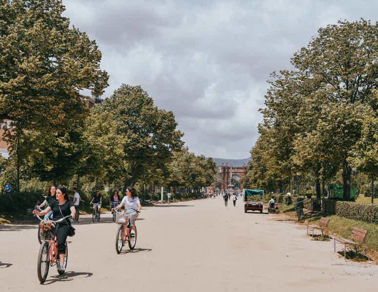 Barcelona: 1.5-Hour Sightseeing Electric Bike Tour - photo 6