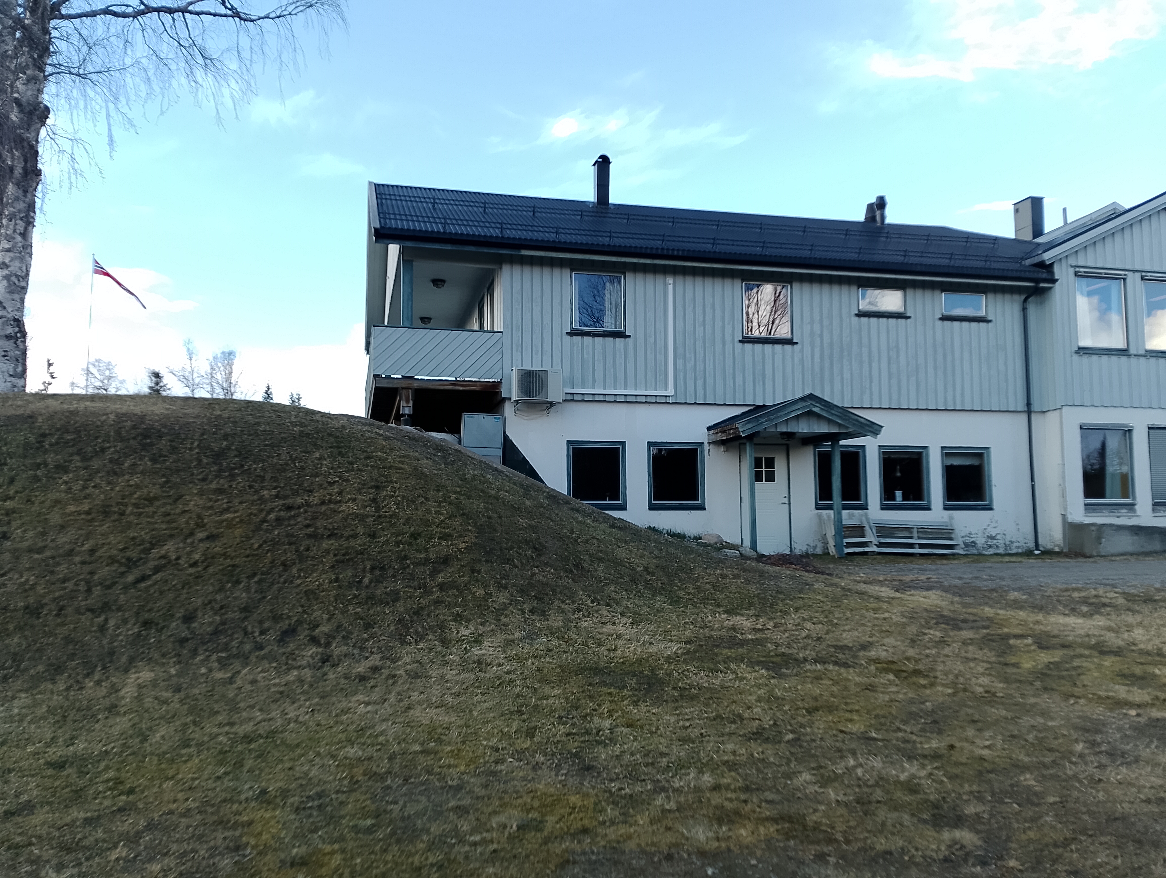 inngang treningsrom kjellerplan