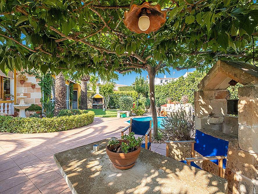  Mahón
- Haus in Cala’n Blanes mit gemütliche Küche und Blick in den großzügigen Garten mit Pool