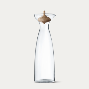 ALFREDO carafe 1L in glass with carved oak stopper | Georg Jensen